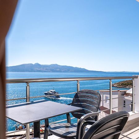 Erioni Hotel Sarandë エクステリア 写真